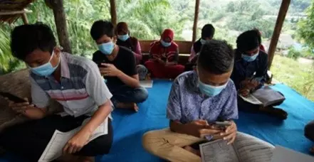 Jaringan internet yang merata di luar Pulau Jawa menjadi motor penggerak kemajuan Indonesia Emas